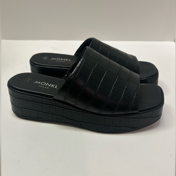 Monki Women’s Size 40 US 8.5 Black Vegan Leather Chunky Mule Faux Croc‎ Sandals - Picture 8 of 15